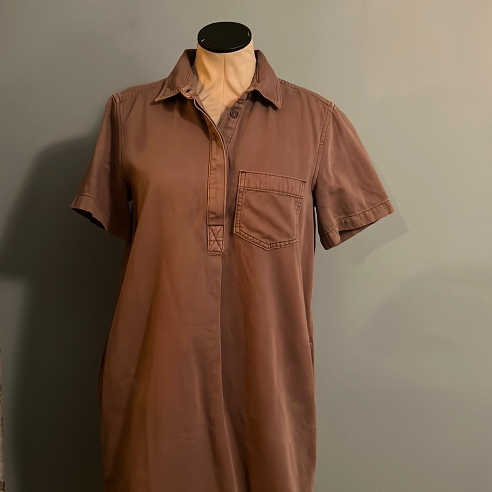 Pockets included!! Gently worn.